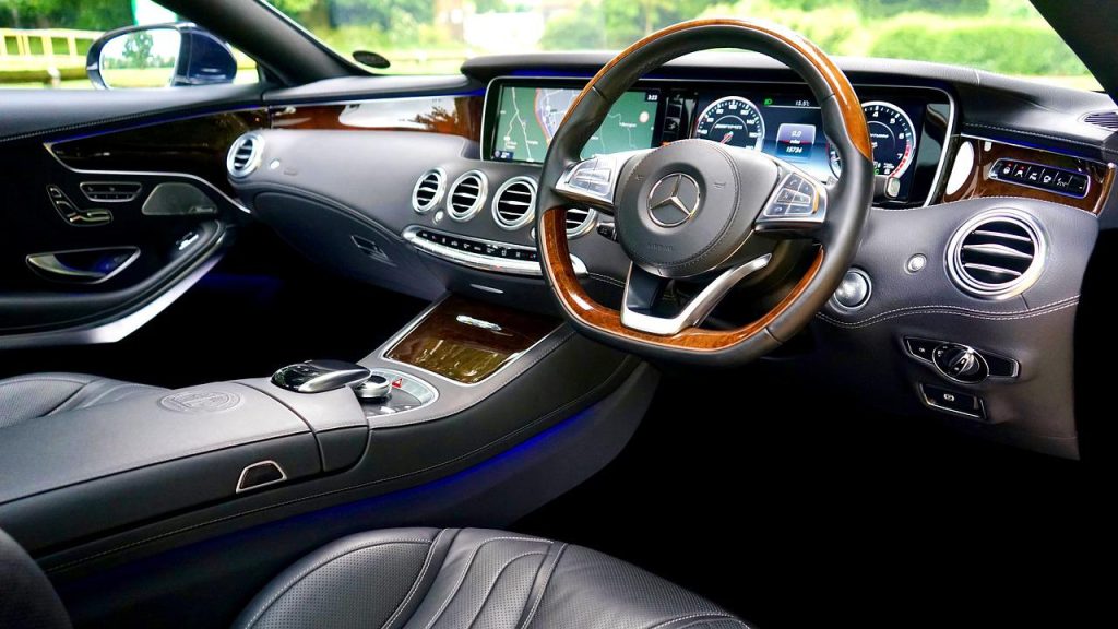 This image has an empty alt attribute; its file name is black-interior-Mercedes-S-class-1024x576.jpg
