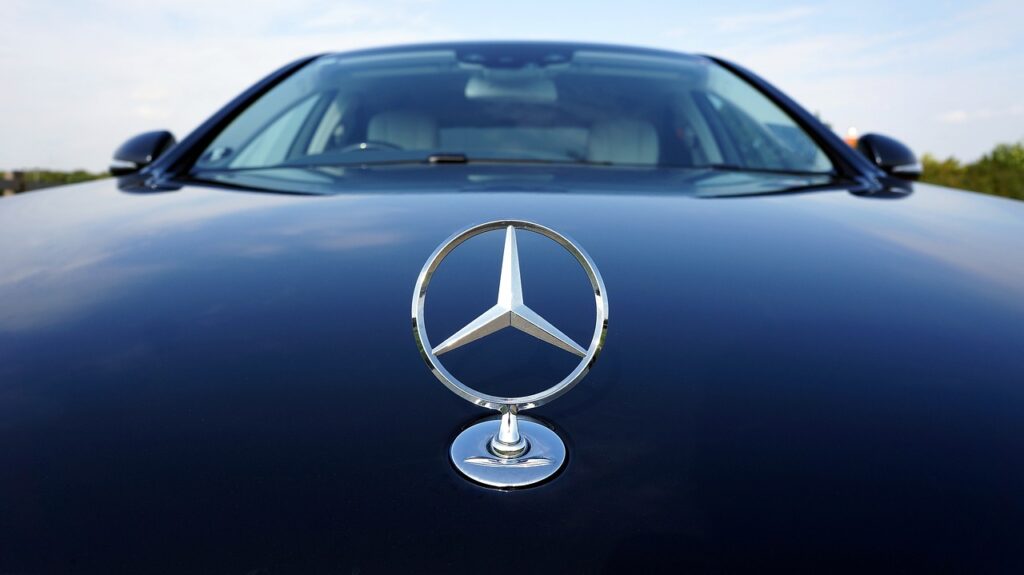 mercedes-benz, emblem, auto-1744915.jpg